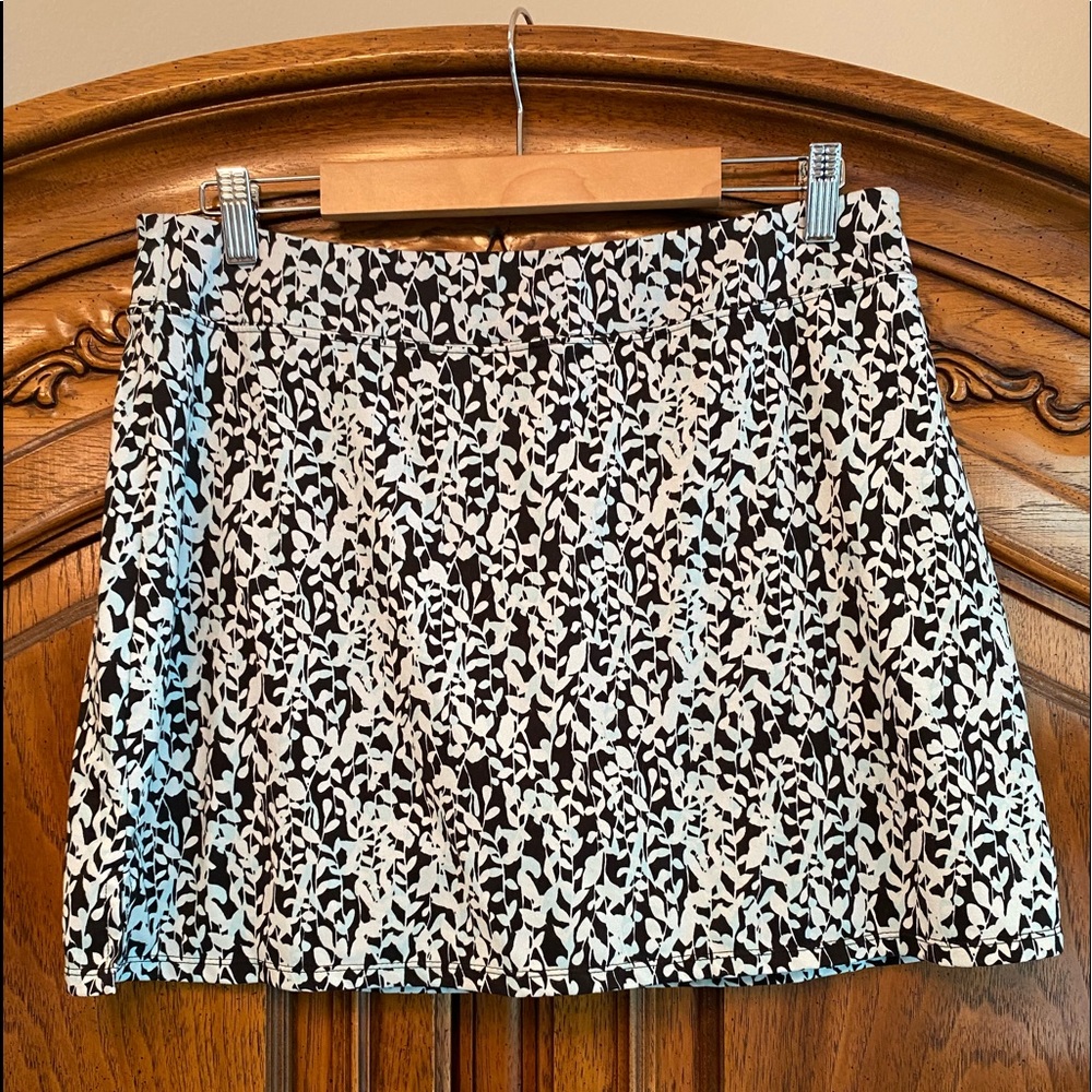 Tranquility black pattern skort